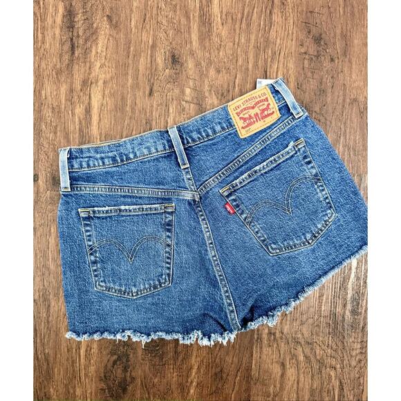 Women's Levi's 501 Original Shorts Distressed - Picture 1 of 3